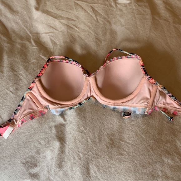 Victoria Secret Bandeau Bikini top - Picture 2 of 4